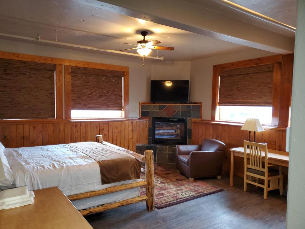 Buffalo Lodge Of Bigfork Exteriör bild