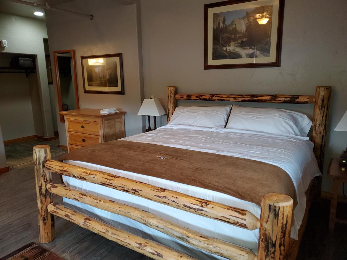 Buffalo Lodge Of Bigfork Exteriör bild